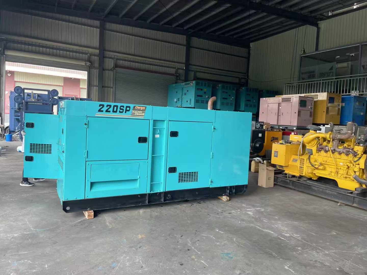 前郭800kW 柴油发电机的输出电流波动范围是多少？