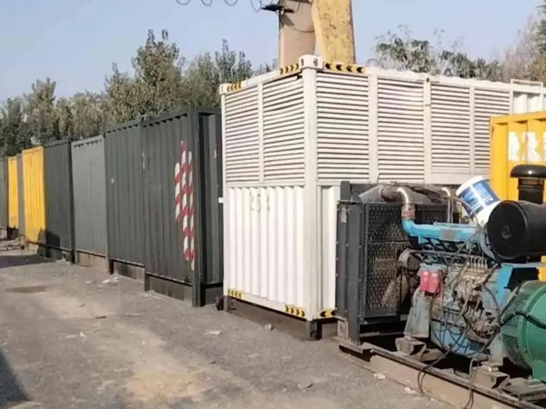 前郭200KW柴油发电机机组每小时油耗是多少？